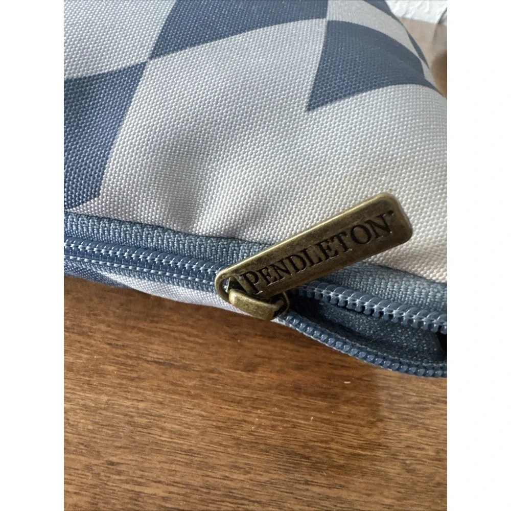 New Pendleton Outdoor Packable Blanket 60